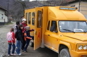 Elevii navetisti sunt in paguba cu aproape doua milioane de lei