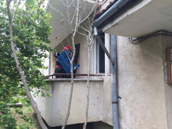 incendiu-la-un-apartament-de-pe-strada-mihai-eminesc-bloc-e4-din-zalau6_55183