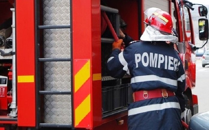 Incendiu la un operator economic din Sarmasag