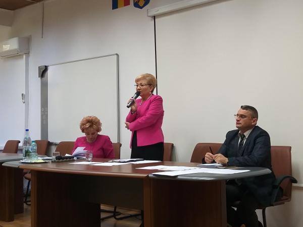 Inspectoratul Scolar a uitat  de un profesor cu rezultate  cand a propus premii in bani de Ziua Educatiei