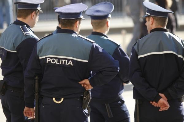 ipj-salaj-cauta-doi-politisti-cu-scoala-sa-i-puna-sefi-unul-la-biroul-comunicatii-si-altul-la-sectia-1-politia-rurala-zalau0_57583