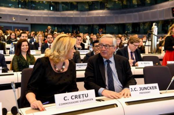 Junker, ‘Killer-ul Europei’ a multumit Corinei Cretu pentru ‘rolul indispensabil’ la succesul comisiei sale