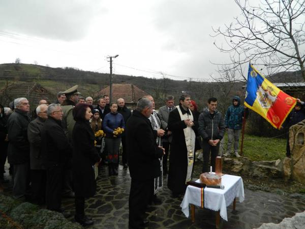 la-badacin-s-a-oficiat-o-slujba-in-memoria-regelui-mihai-la-casa-memoriala-iuliu-maniu07_58050