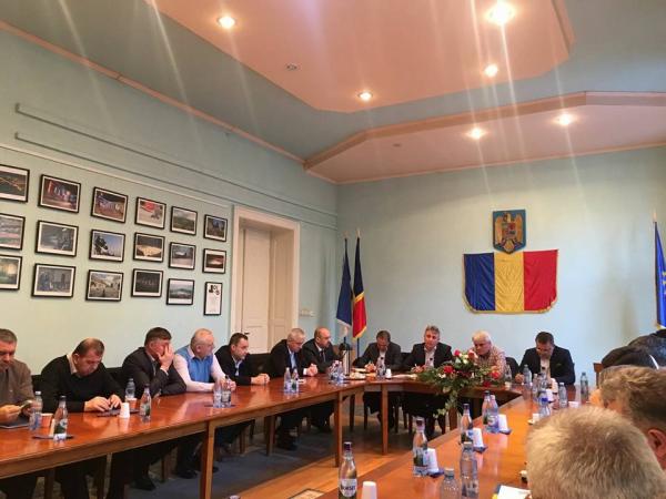 liderii-pnl-din-regiunea-nord-vest-s-au-intalnit-la-simleu-sa-stabileasca-cum-pun-presiune-pe-guvernanti-sa-realizeze-autostrada-transilvania07_58567