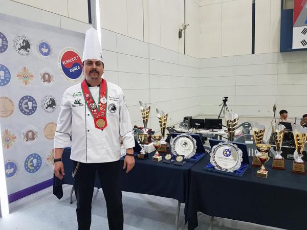 Maestrul bucatar salajean Adrian Szucs  a luat patru medalii de aur la competitia  internationala Korea Challenge Cup