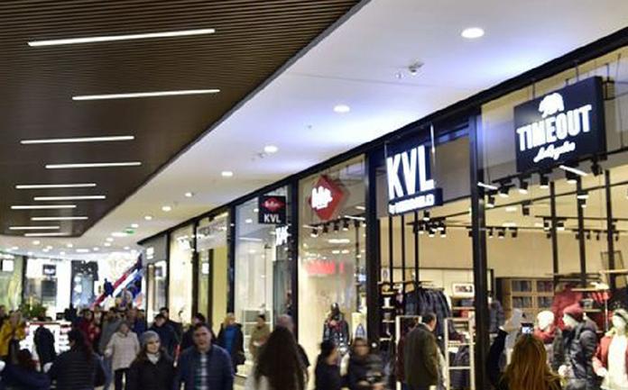 Mall-urile s-ar putea redeschide din 15 iunie