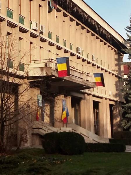 multe-institutii-din-salaj-nu-reusesc-sa-fie-in-doliu-dupa-moartea-regelui-mihai1_58028