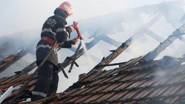 O casa a luat foc  ieri in Lompirt