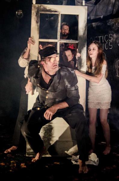 o-piesa-de-teatru-regizata-de-szabo-istvan-din-jibou-se-joaca-cu-casa-inchisa-in-sua28_57536