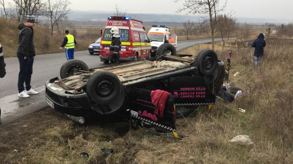 O soferita a pierdut controlul masinii si s-a rasturnat pe DJ 108D in apropiere de Cehu