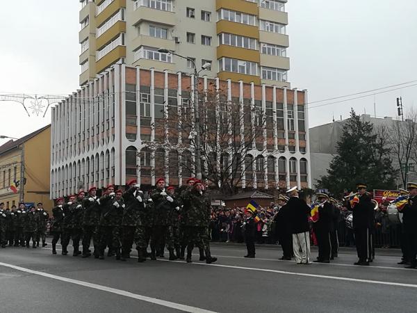 parada-militara-de-1-decembrie-de-la-zalau-fost-fara-politicieni1_57835