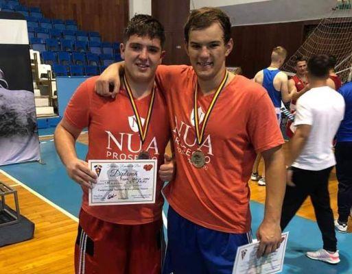 Paul Magdas si Darius Forai, medaliati cu argint la Campionatul National de Box