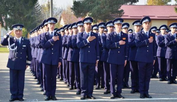 Peste 200 de salajeni îsi doresc sa ajunga oameni ai legii