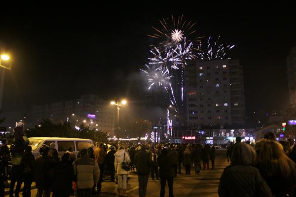 peste-500-de-zalauani-au-fost-la-focul-de-artificii-de-revelion1_53691