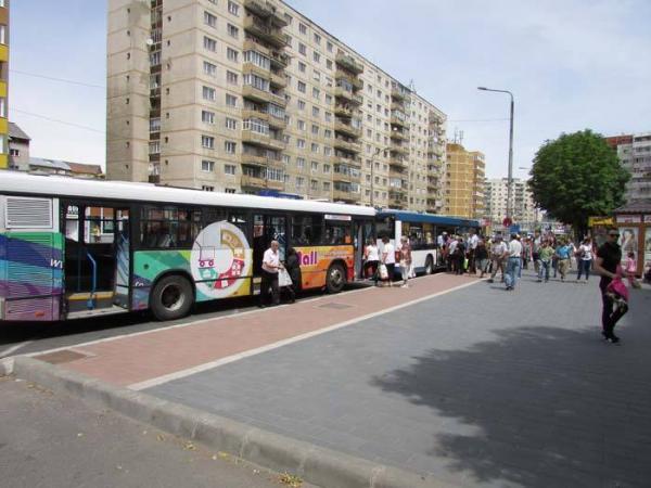 Peste 7.000 de elevi din Zalau circula de luna aceasta gratuit  cu autobuzele Transurbis