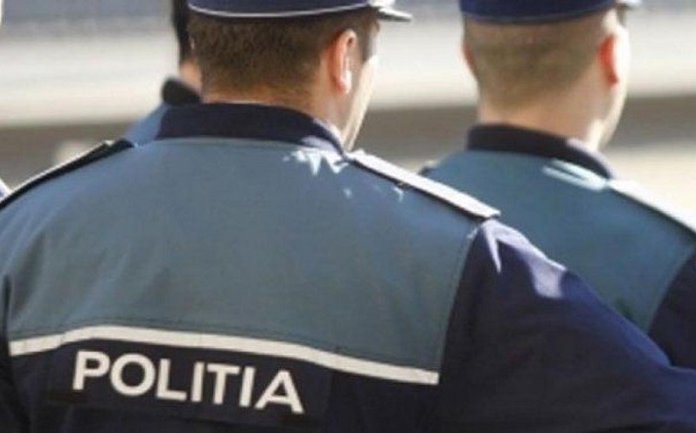 Politistii din cadrul a doua sectii de politie in actiune pentru siguranta cetatenilor