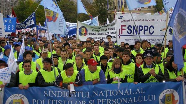 politistii-se-razvratesc-sambata0_59282