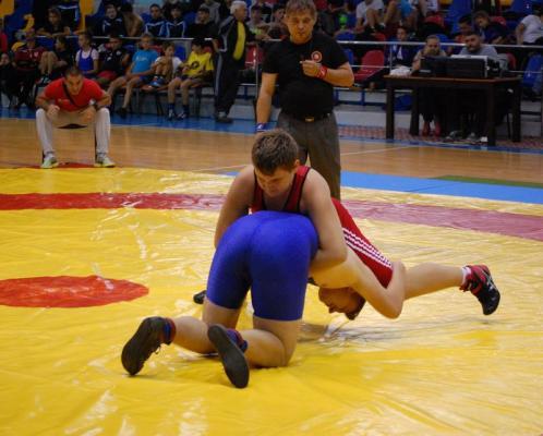 primaria-zalau-face-economie-si-ii-lasa-pe-elevii-de-la-clubul-sportiv-scolar-in-pielea-goala0_58745