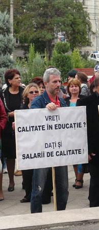 profesorii-simt-teapa-cu-majorarile-salariale-promise-20-la-suta-plus-25-la-suta-e-egal-cu-maxim-25-la-suta010_56570
