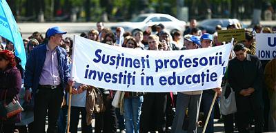 profesorii-sunt-inca-o-data-batjocoriti-prin-legea-salarizarii-si-revolutia-fiscala09_58723