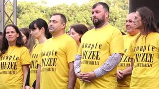 Protest simbolic cu banderole albe: Angajatii Muzeului Judetean de Istorie si Arta Zalau se alatura colegilor din tara