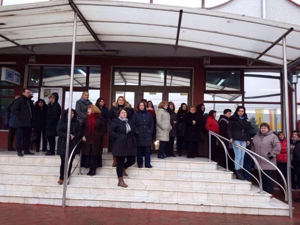 protest-spontan-la-casa-de-pensii-ieri-dimineata0_58083