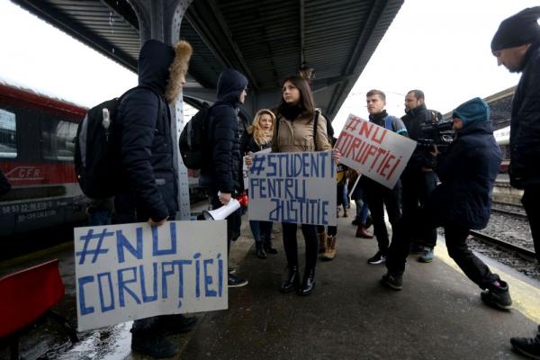 protestul-de-sambata-din-zalau-fost-anemic-fata-de-protestele-din-tara-impotriva-coruptiei98_58448