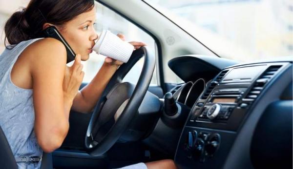 romanii-au-vorbit-la-telefon-sapte-miliarde-de-minute-anul-trecut09_55470