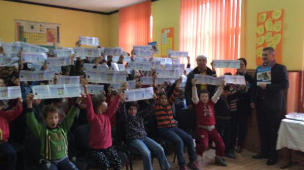 rotary-club-zalau-se-implica-in-educatia-elevilor-pentru-igiena07_58683