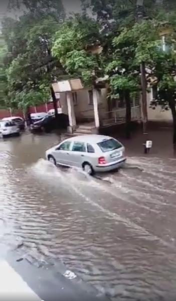 s-a-inundat-iar-zalaul-de-la-ploicica-si-de-vina-sunt-doar-paparudele5_55700