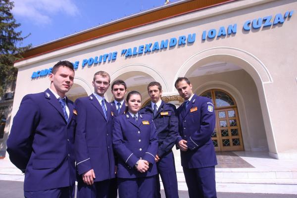 sapte-agenti-de-politie-au-intrat-in-paine-cu-trei-zile-inainte-de-finaul-lui-20170_58208