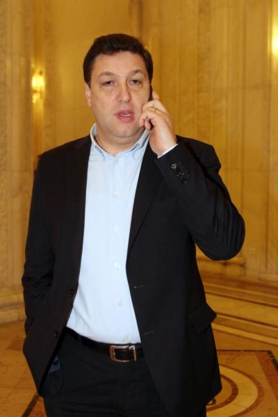 senatorul-psd-serban-nicolae-iese-tap-ispasitor-pentru-tentativa-esuata-de-gratiere-coruptilor07_55304