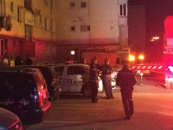 spectacolul-amenintarii-cu-sinuciderea-la-pt90_54949