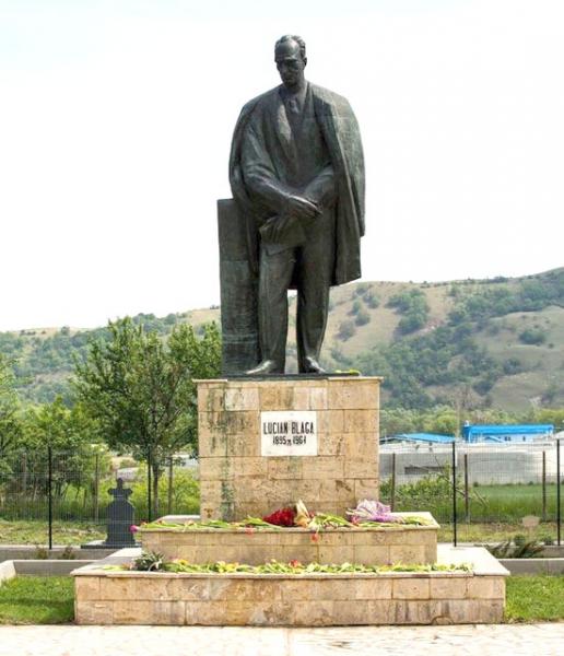 Spectacolul de Poezie "Poemele Lumini", un omagiu adus lui Lucian Blaga de actorii  din Sibiu, sambata, 10 mai, la Zalau