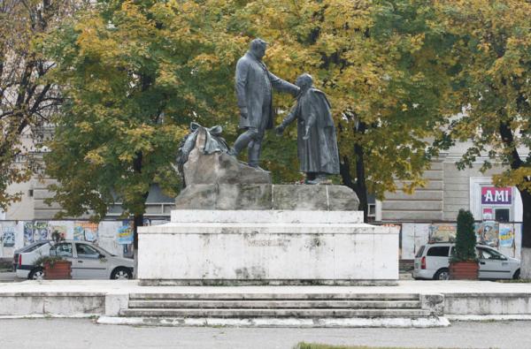 statuia-lui-maniu-fost-reabilitata-urmeaza-wesselenyi07_55749