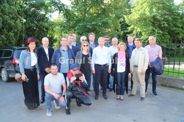 Tabara lui Ciolos, PLUS vrea tandem presedinte-premier cu USR