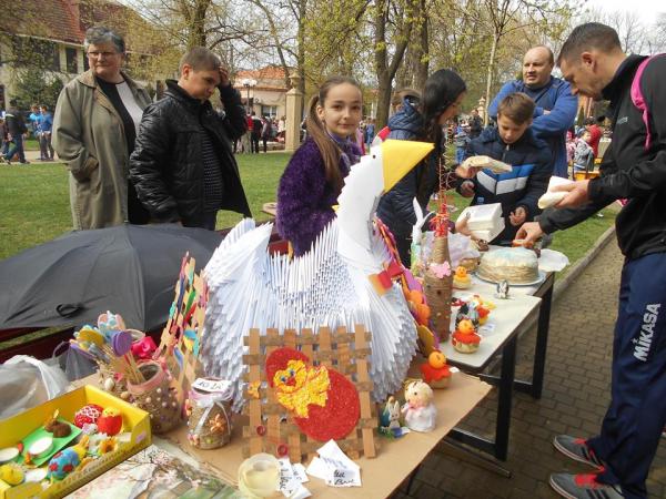 targul-de-pasti-lumina-in-suflet-de-copil-adus-4000-de-simleuani-in-parcul-central06_55003