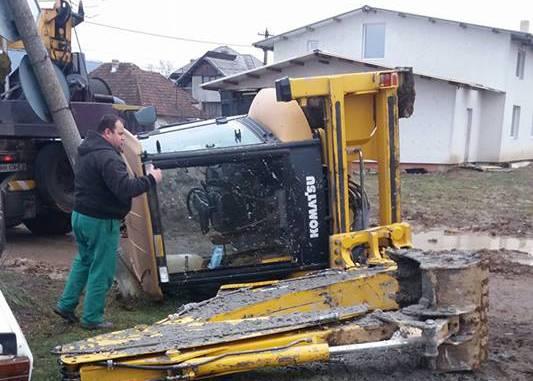 trenul-baia-mare-jibou-lovit-un-buldoexcavator0_58716