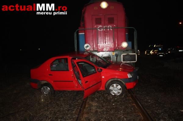 trenul-de-bucuresti-baia-mare-lovit-o-masina-in-halta-de-la-alunis0_57960
