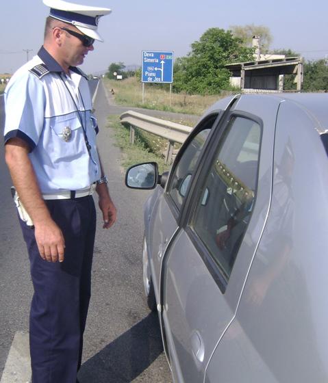 Un clujean si un satmarean au fost prinsi  de politisti in Salaj incalcand legea in trafic