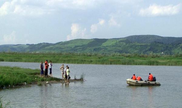 Un copil de 14 ani din Buciumi s-a inecat in lacul din Bodia