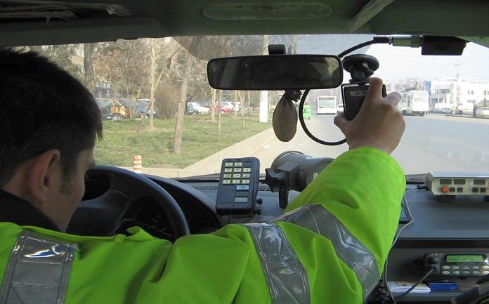 Un sofer din Salaj prins conducand cu 126 km/h prin localitate