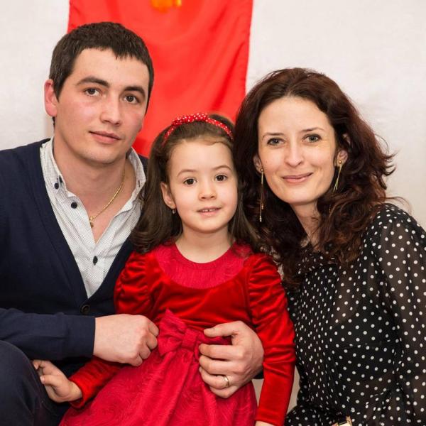 veniti-la-spectacolul-folcloric-caritabil-pentru-salvarea-ralucai-din-ghearele-unei-boli-cumplite0_57355