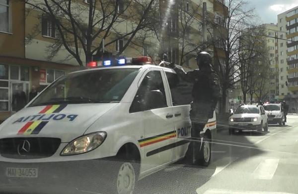 ziua-politei-romane-prilej-pentru-o-lunga-serie-de-actiuni-de-popularizare-serviciului-asigurat-de-oamenii-legii09_54787